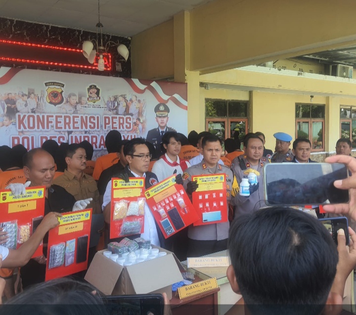 Polres Indramayu Berhasil Bongkar Gudang Narkoba Raksasa, 17 Pengedar Ditangkap!