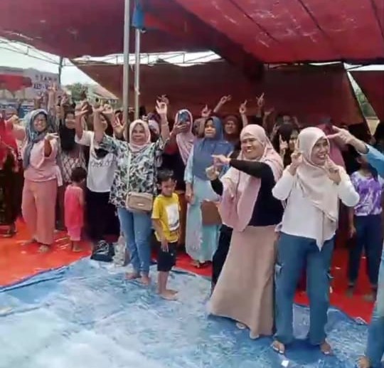 Demam Maslani Sapu Bersih Cikampek Barat, Roni Mulyana: Asal Usul Bukan Penentu, Yang Penting Bersih dan Niat Membangun Karawang