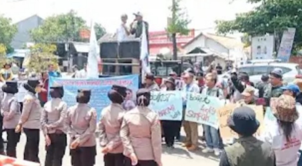 FKJI Gelar Aksi Damai, Tuntut Lucky Hakim Klarifikasi Pernyataan Kontroversial