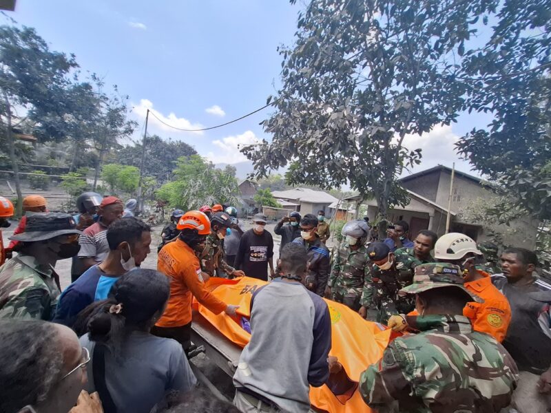 Empat Bandara Tutup, Bantuan Logistik ke Flores Timur Lewat Laut dan Darat