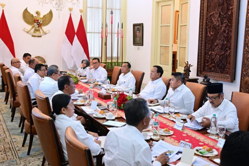 Tingkatkan Daya Beli Pekerja : Pemerintah Tetapkan Upah Minimum Nasional 2025 Naik 6,5 Persen
