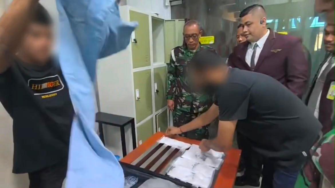 Gagal Lolos X-Ray Bandara SSK II Pekanbaru, Kurir Asal Aceh Bawa 2 Kg Sabu Ditangkap Polisi