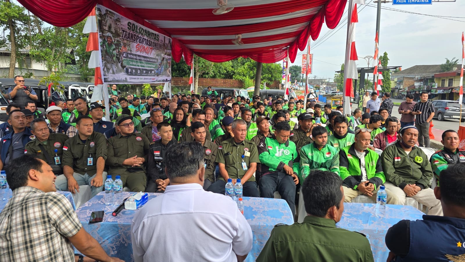 Solidaritas Transportasi Online Sumut Nyatakan Komitmen Jaga Kondusifitas Daerah Lewat Dialog dan Bakti Sosial