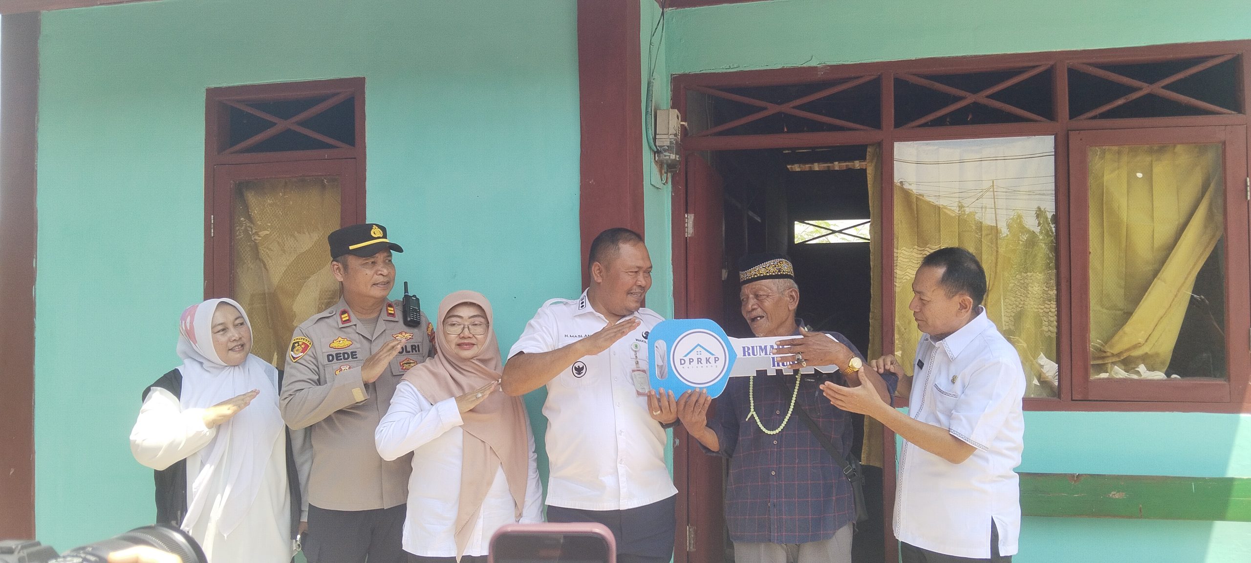 Sentuhan Kemanusiaan Wakil Bupati H. Maslani di Majalaya: Blusukan, Bank Sampah, hingga Tangis Haru Kakek Penerima Rutilahu